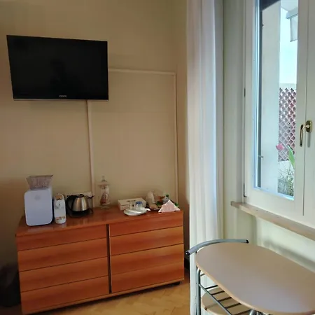 Bed & Breakfast Califano- 2 Leoni