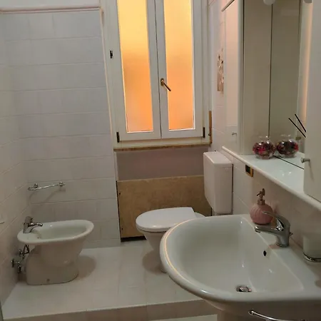 Bed & Breakfast Califano- 2 Leoni