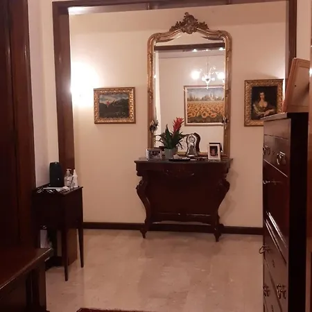 Bed & Breakfast Califano- 2 Leoni Verona